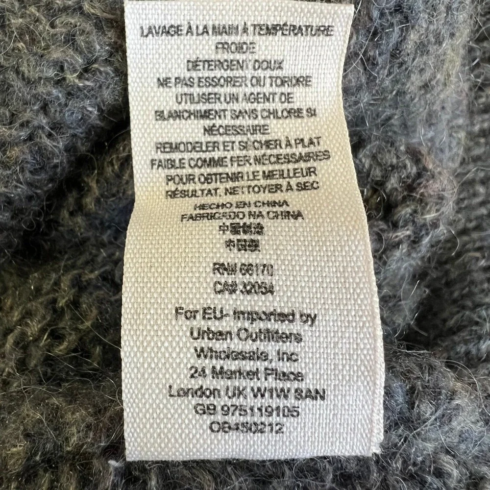 Free People Gray Deep V-Neck Sweater‎ Women's Small Alpaca Blend Soft Knit